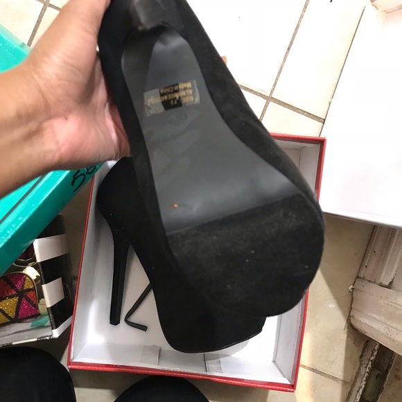 Shoes - Picture 3 of 3